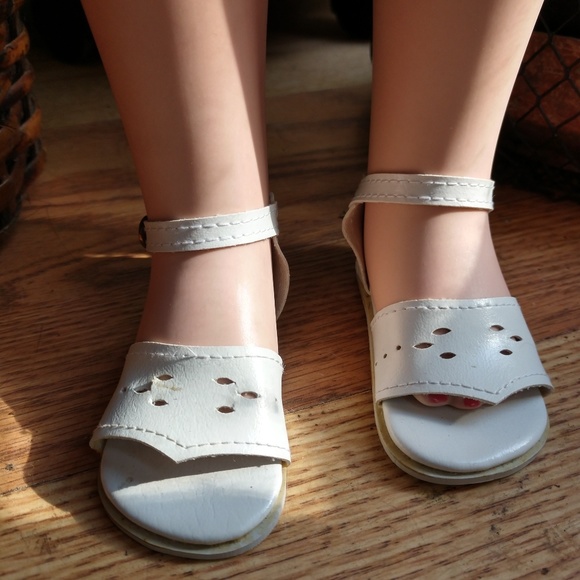 2' vintage porcelain doll brown hair in tie-dye - Picture 3 of 3
